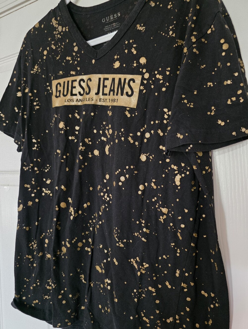 Guess Mens Black Gold Foil Paint Splatter T Shirt Size XLShort Sleeve